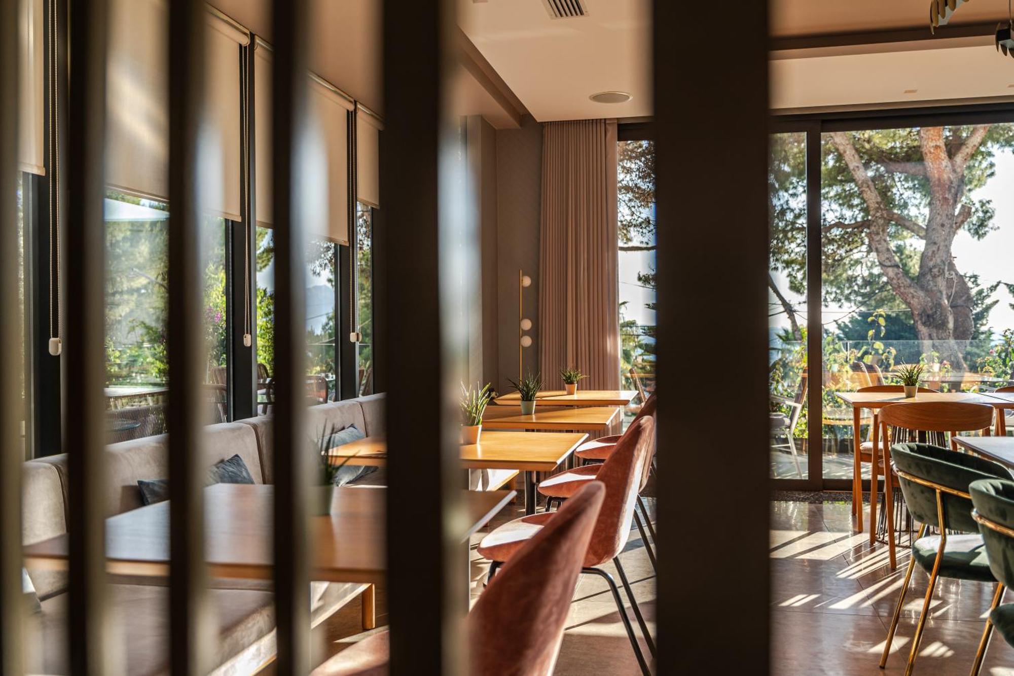 Glow Boutique Hotel & Suites Саранда Экстерьер фото